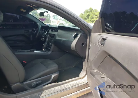 2014 Ford Mustang V6 from USA, damaged, VIN 1ZVBP8AM9E5309493